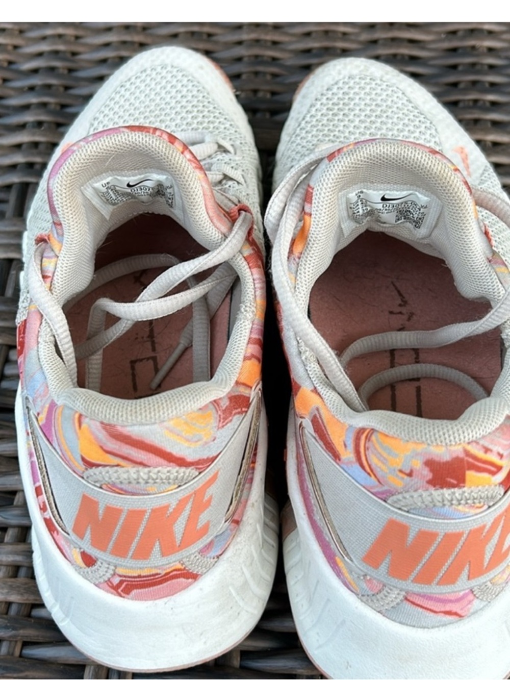 Nike Women's Athletic Shoes Pink White Gray Metcon size 9 watercolor - Picture 8 of 10